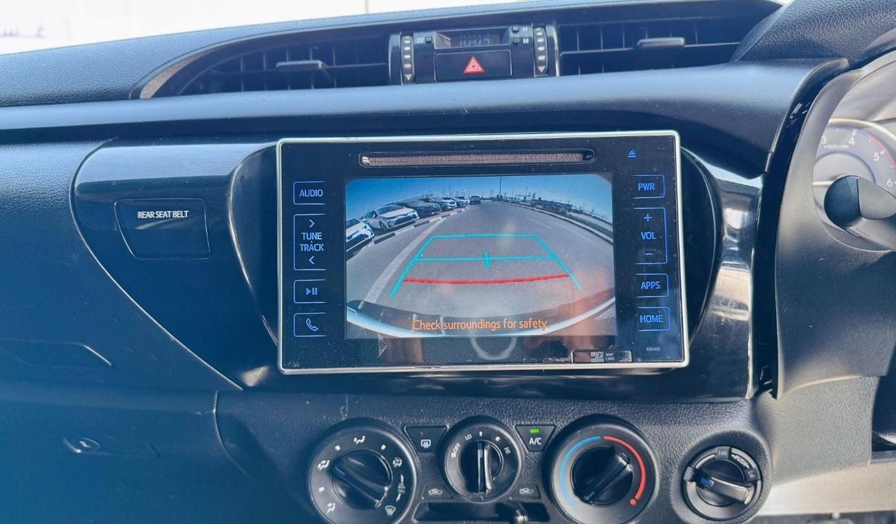 Toyota Hilux SMART CAB | RHD | 2.8L DIESEL ENGINE | MANUAL TRANSMISSION | 2016 | PREMIUM BULL BAR | AIR SNORKEL