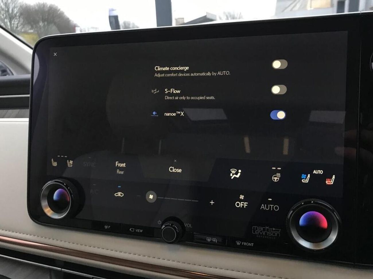 Lexus LM 350h 2.5 350h Takumi E-CVT AWD Euro 6 (s/s) 5dr ( EXPORT ONLY)