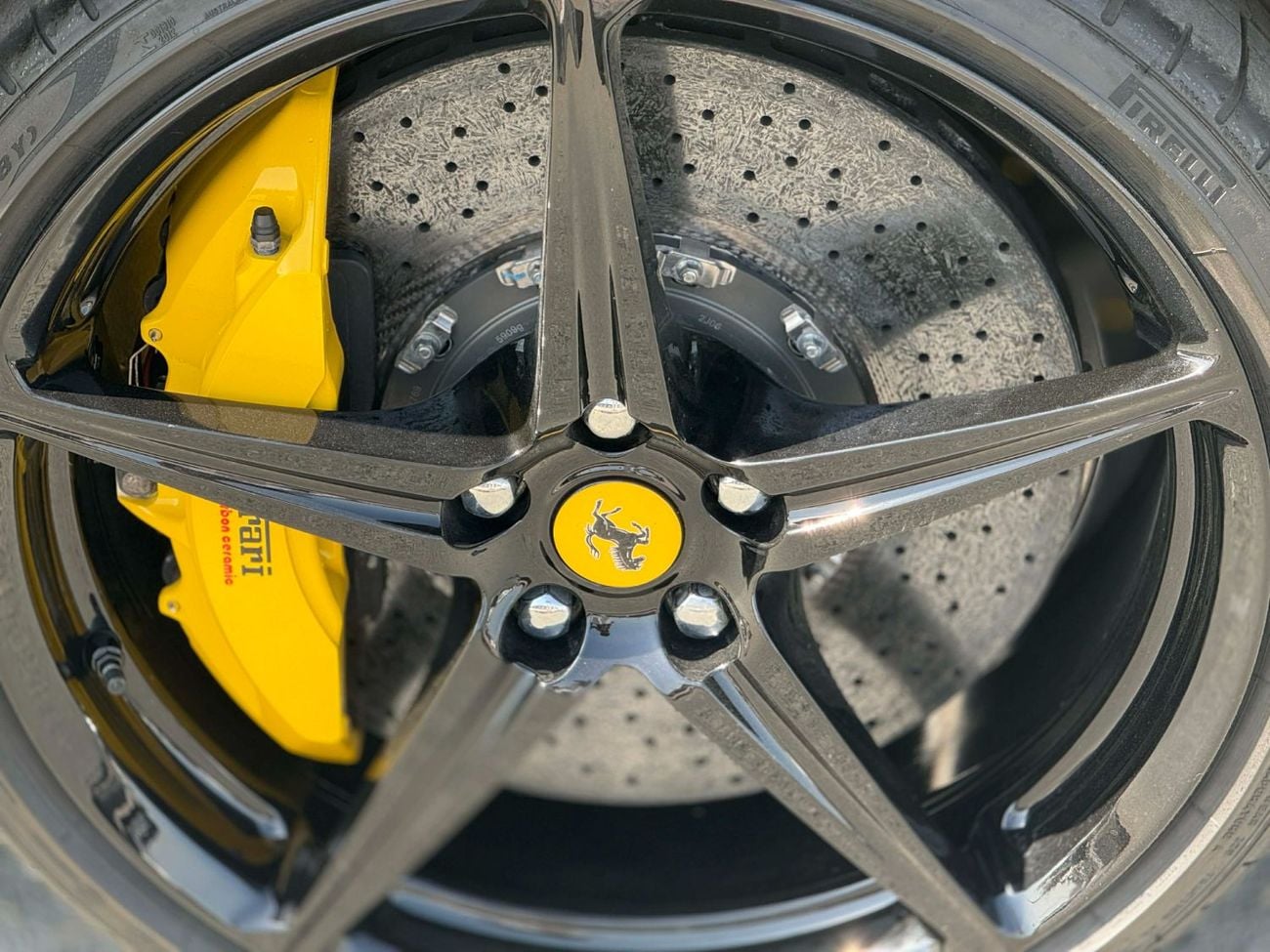 فيراري 458 سبايدر GCC SPEC NEAT AND CLEAN