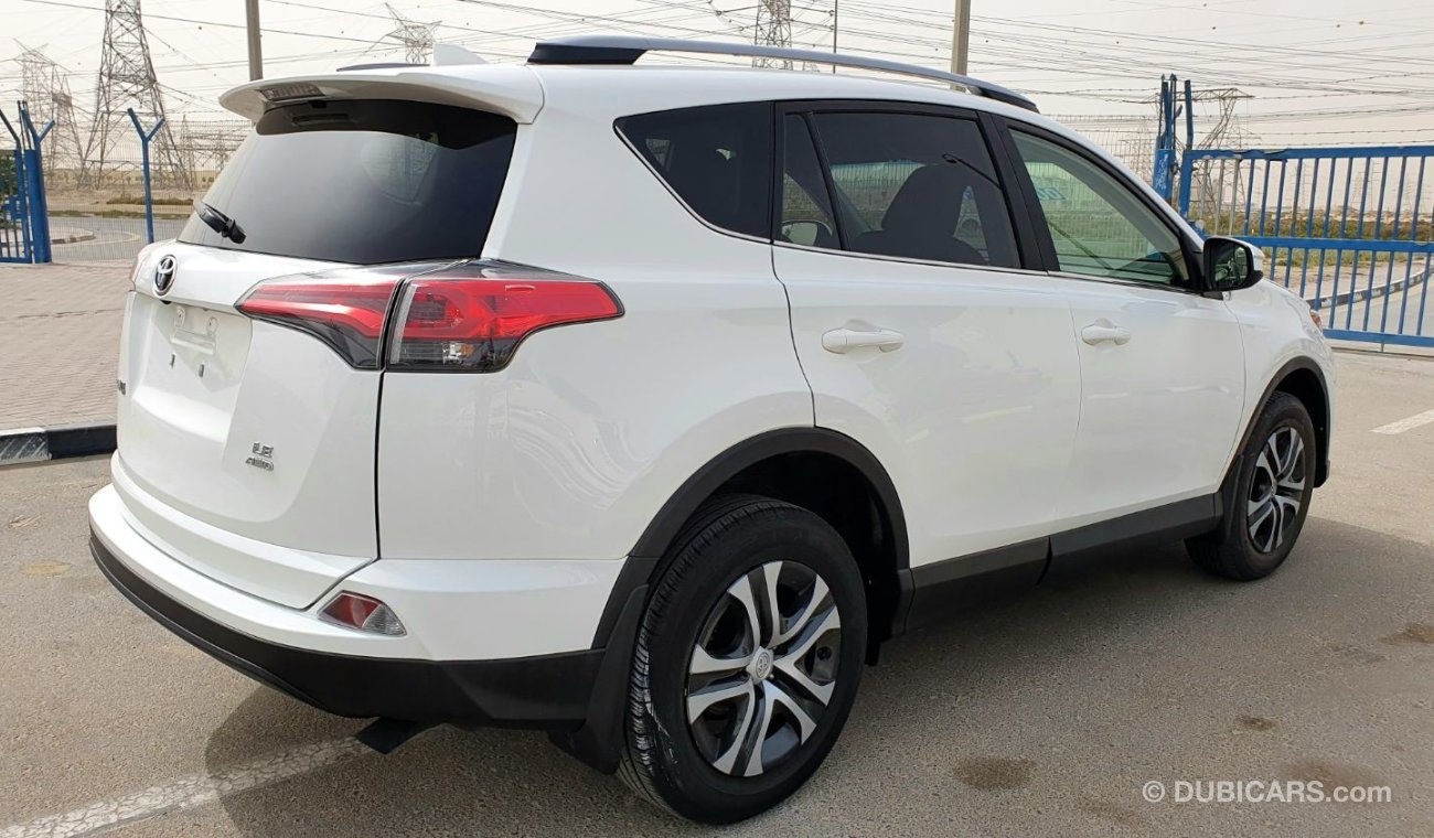 Toyota RAV4 LE