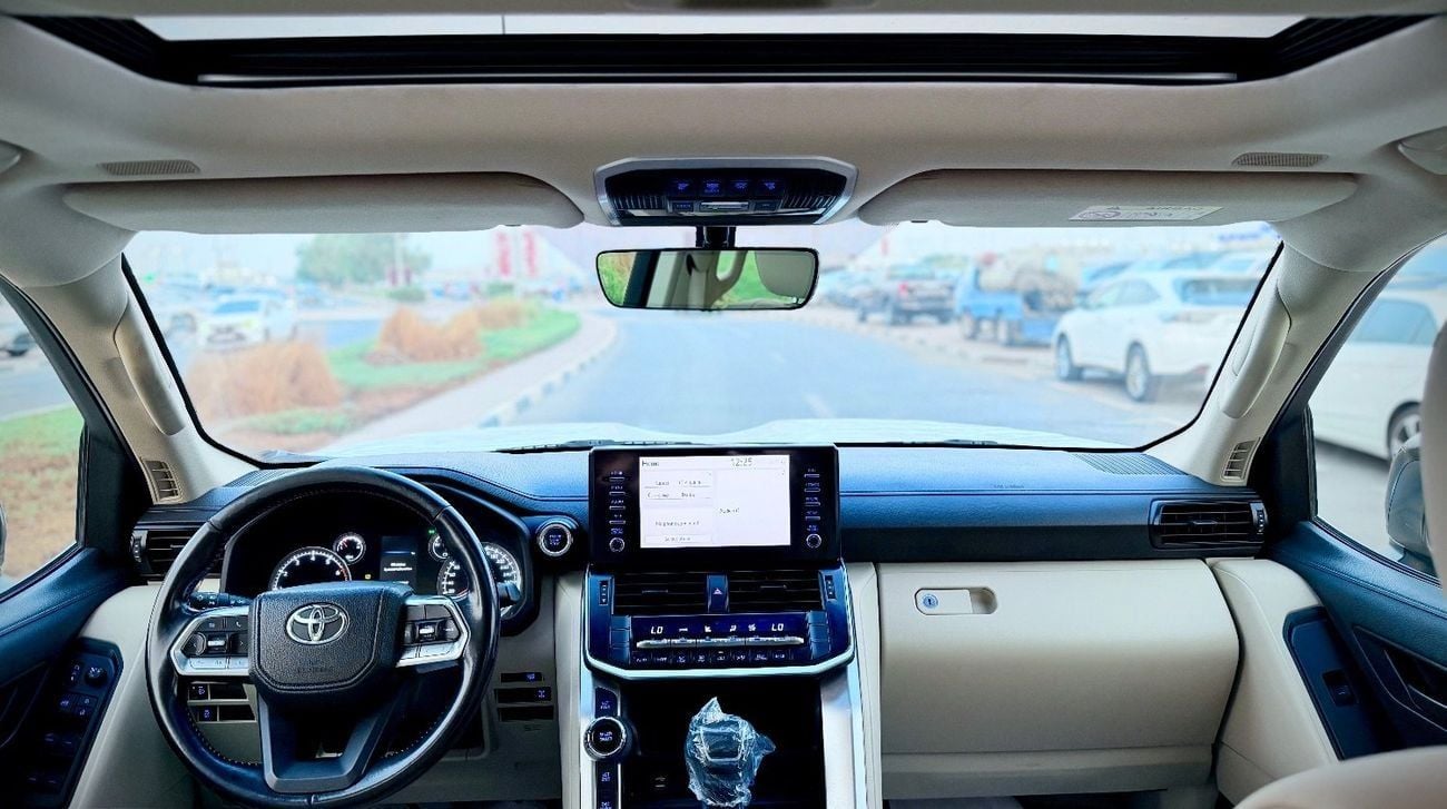 تويوتا لاند كروزر 2022 model GXR Full Option Top Of The Range