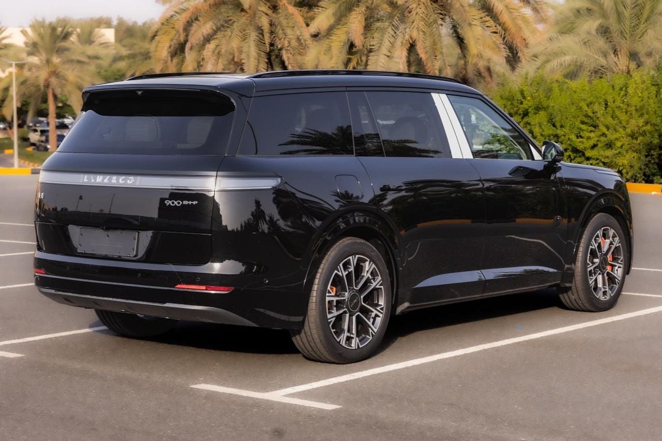 Lynk & Co 900 FLAGSHIP