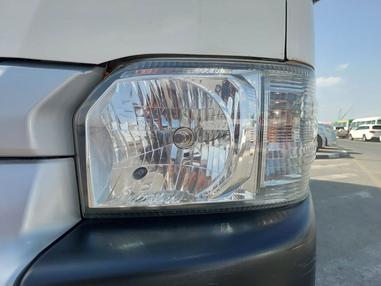 تويوتا هاياس TOYOTA HIACE VAN RHD 2015 MODEL 3.0 L DIESEL AUTOMATIC(PM15731)