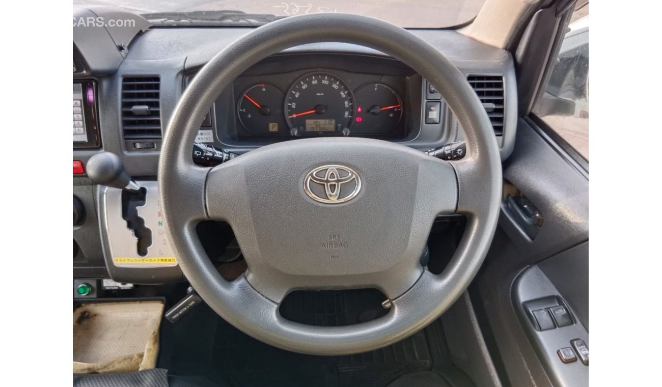Toyota Hiace TOYOTA HIACE AMBULANCE RIGHT HAND DRIVE (PM1567)