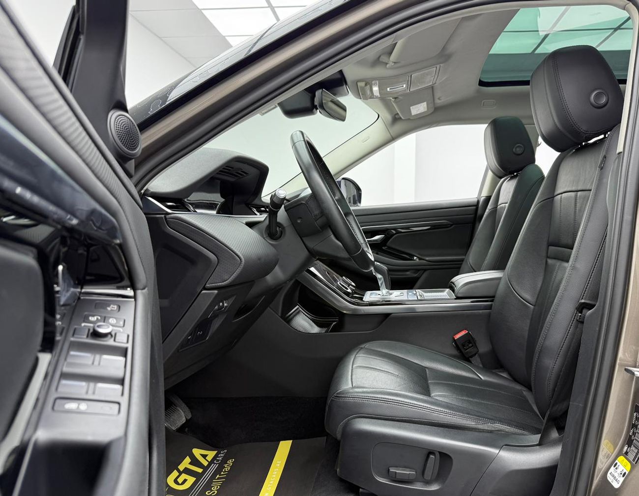 لاند روفر رانج روفر إيفوك P200 SE 2.0L 2020 Land Rover Range Rover Evoque ,Warranty ,Service History ,GCC