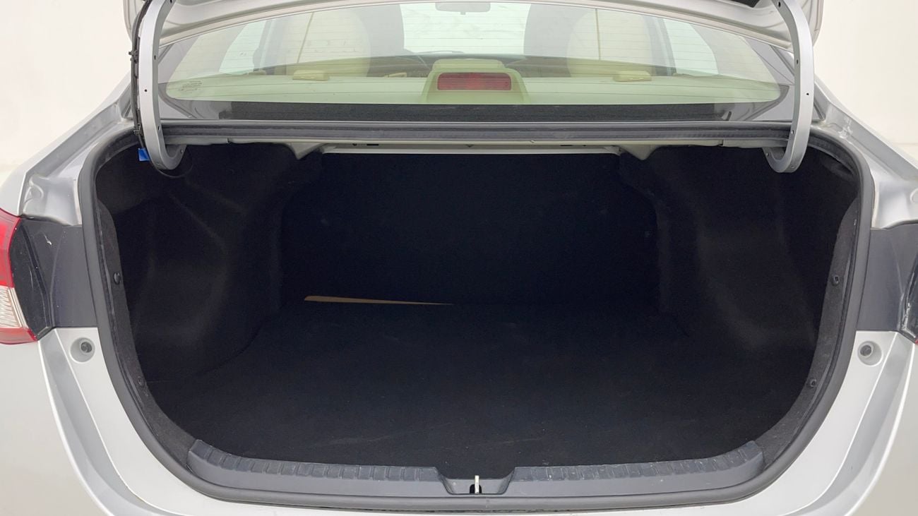 تويوتا يارس SE 1.5 | بدون دفعة مقدمة | اختبار القيادة في المنزل