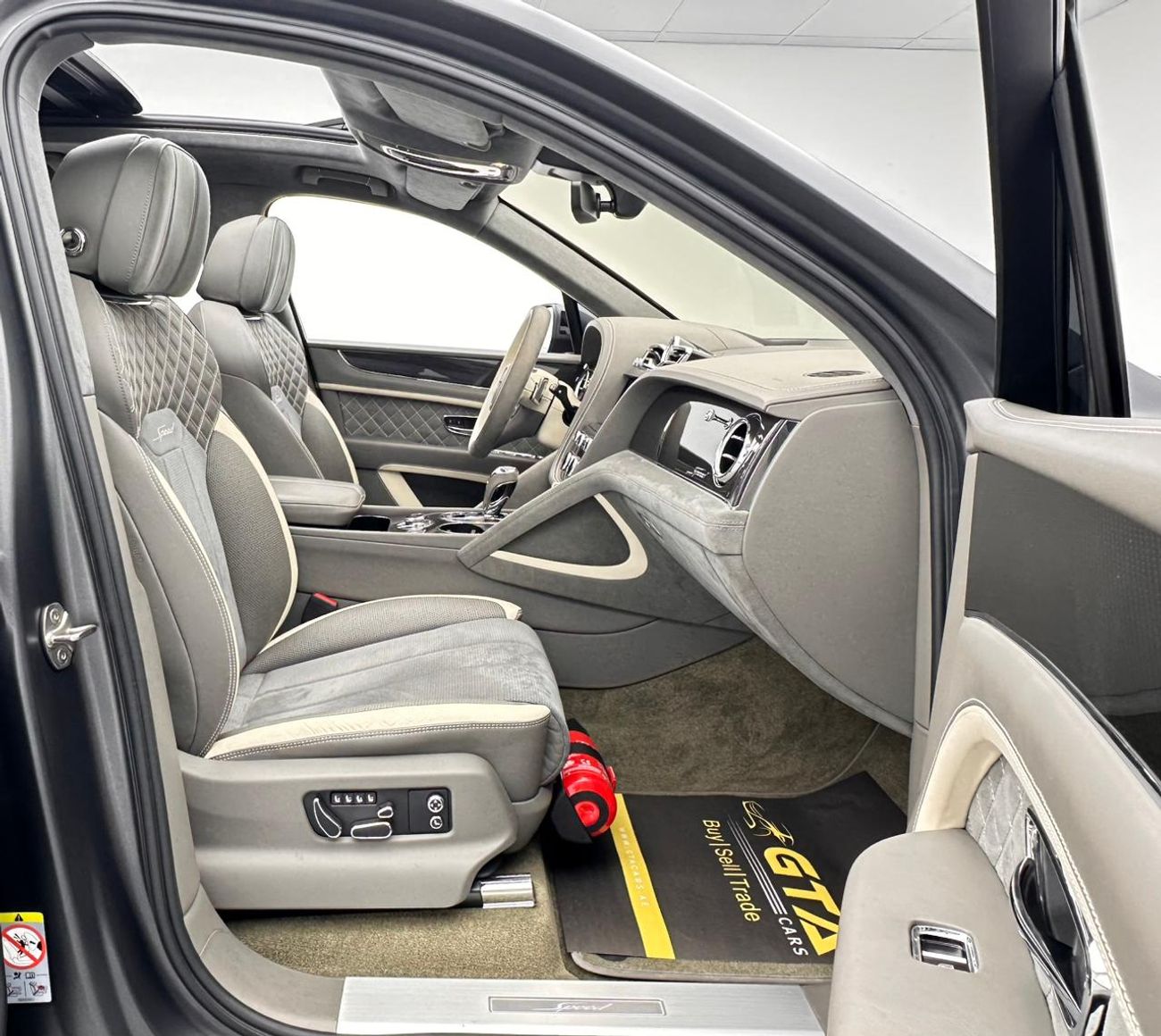 Bentley Bentayga 2022 Bentley Bentayga W12 Speed, 2 Year Warranty Unlimited KM, Full Service History, GCC