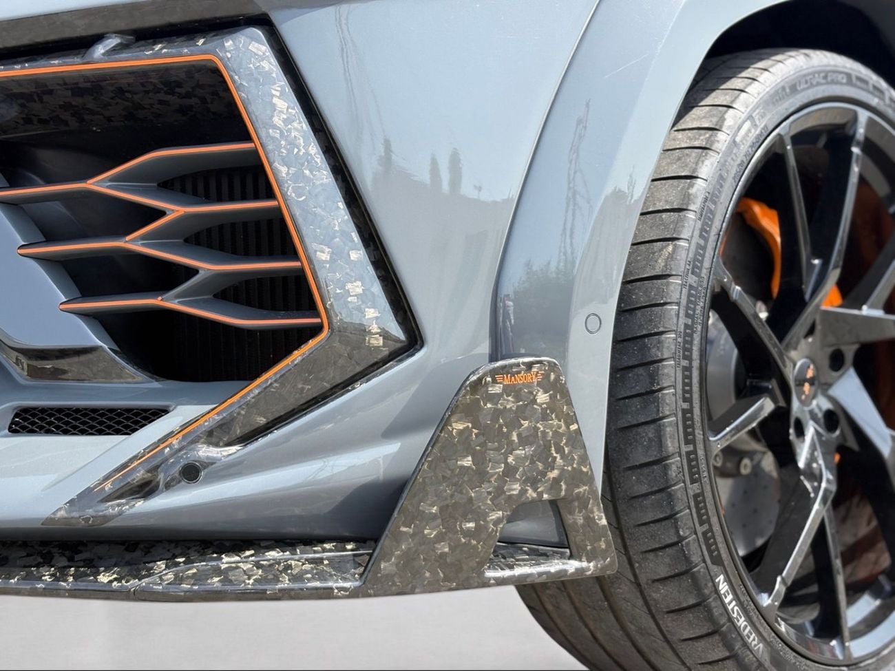 Lamborghini Urus STD AED 12,780 P.M | 0% DOWN PAYMENT | LAMBORGHINI URUS MANSORY KIT | 4.0L TWIN-TURBO V8 | FULL SERV