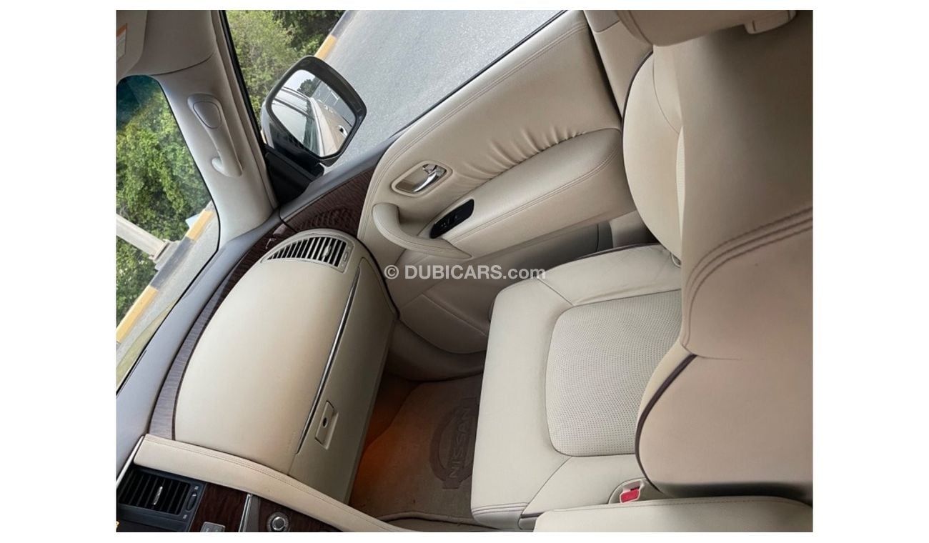 نيسان باترول NISSAN PATROL 400  V8  MODEL 2011( GCC_ SPEC) VERY GOOD CONDITION