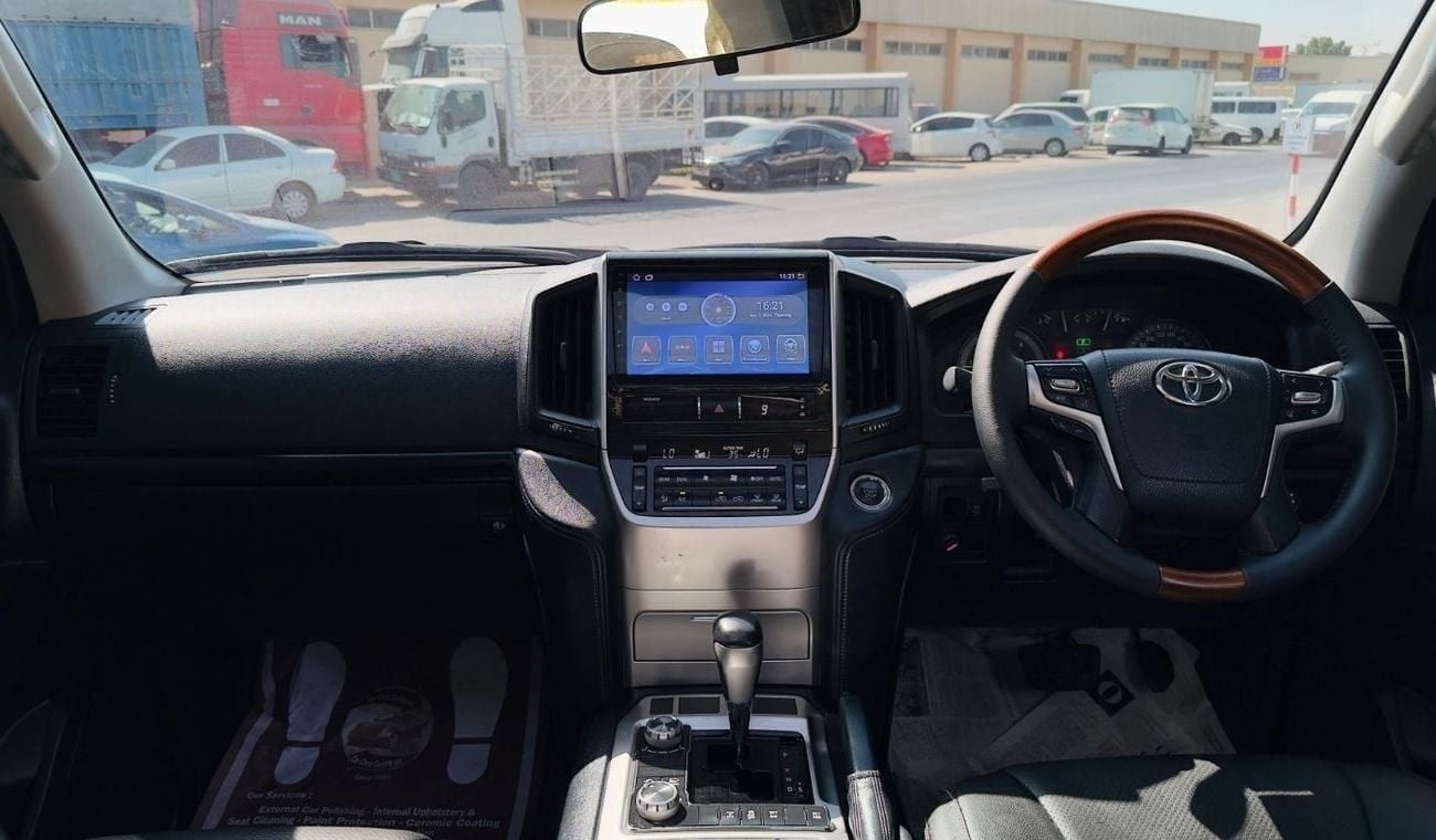 تويوتا لاند كروزر PREMIUM SAHARA BODY KIT INSTALLED | 4.5L DIESEL ENGINE | RHD