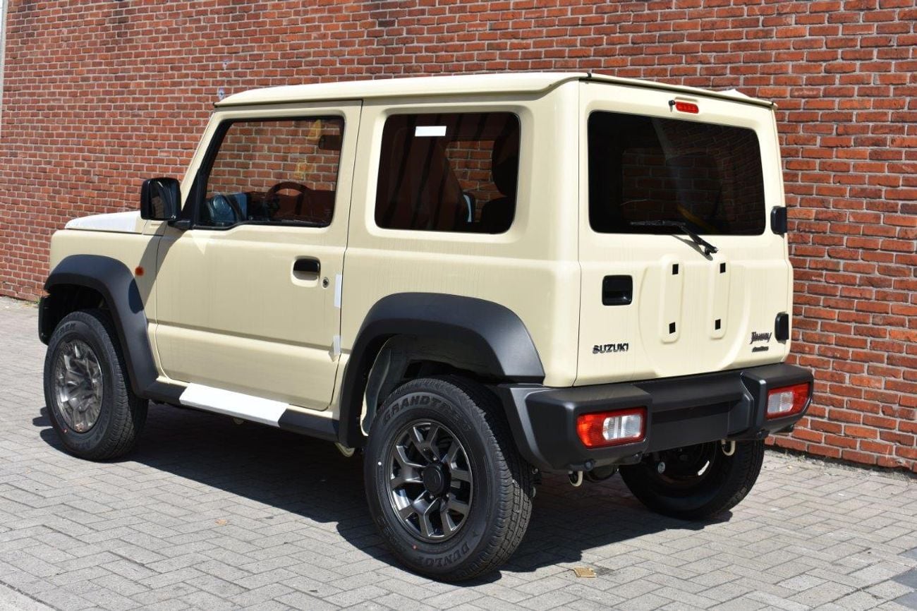 سوزوكي جيمني GL . 1.5L . 4 Cyl . 4-Speed Automatic . Petrol . 4WD . 5 Seats . 3 Door