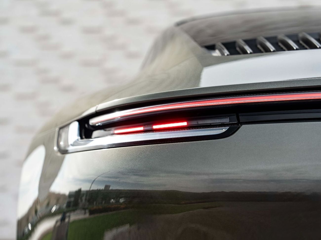 Porsche 911 Carrera 3.0L (444 HP) Coupe