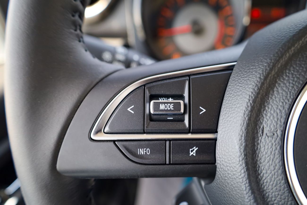 Suzuki Jimny GLX 1.5L (3-Doors) GLX 1.5L 3D GCC 1.5L Petrol AT / 3 Doors / Steering Audio Control / For Export On