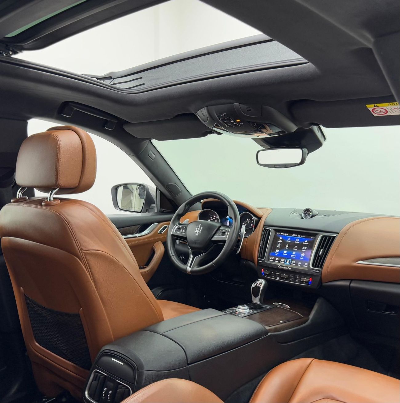 Maserati Levante Std 3.0L (350 HP) 2017 Maserati Levante, Warranty, Full Service History, Full Options, Low Kms, GCC