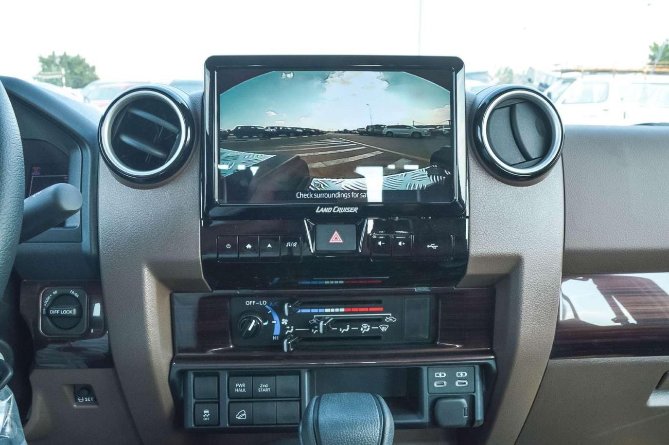 تويوتا لاند كروزر بيك آب TOYTOA LAND CRUISER 79 4.0L 4WD AT DC PICKUP 2025