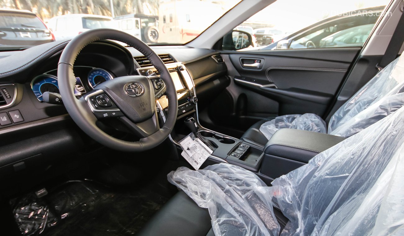 Toyota Camry XLE Hybrid