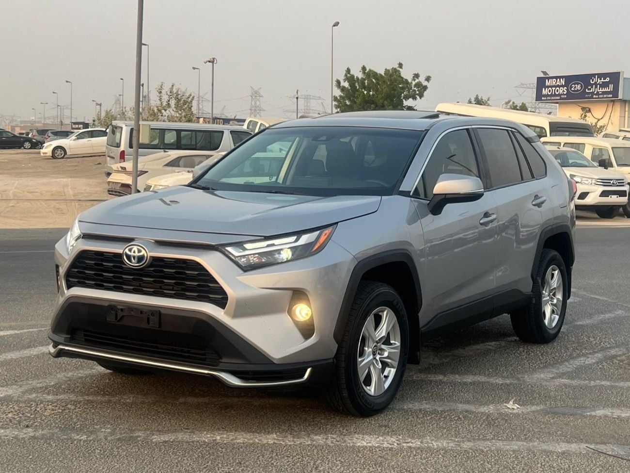 تويوتا راف ٤ 2021 Toyota Rav4 Hybrid XLE Full Option 2.5L V4 - Rear Camera  Leather Seat - AWD 4x4 - Sunroof -