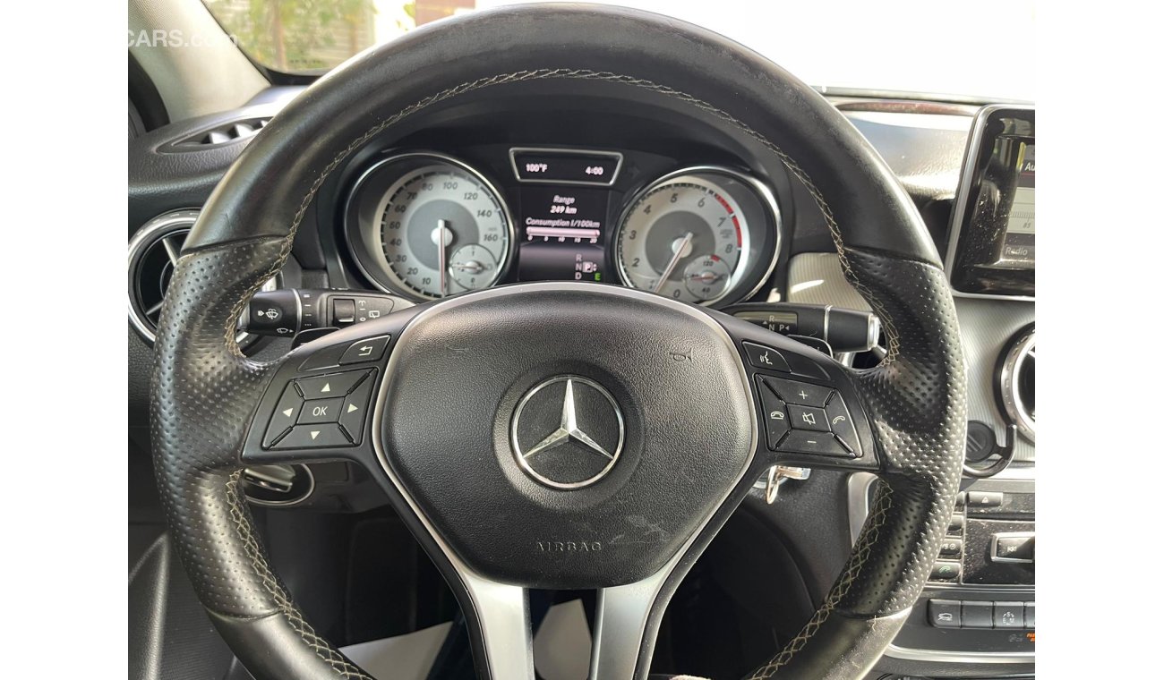 Mercedes-Benz GLA 250 GLA250 2015 excrllent condition low millage