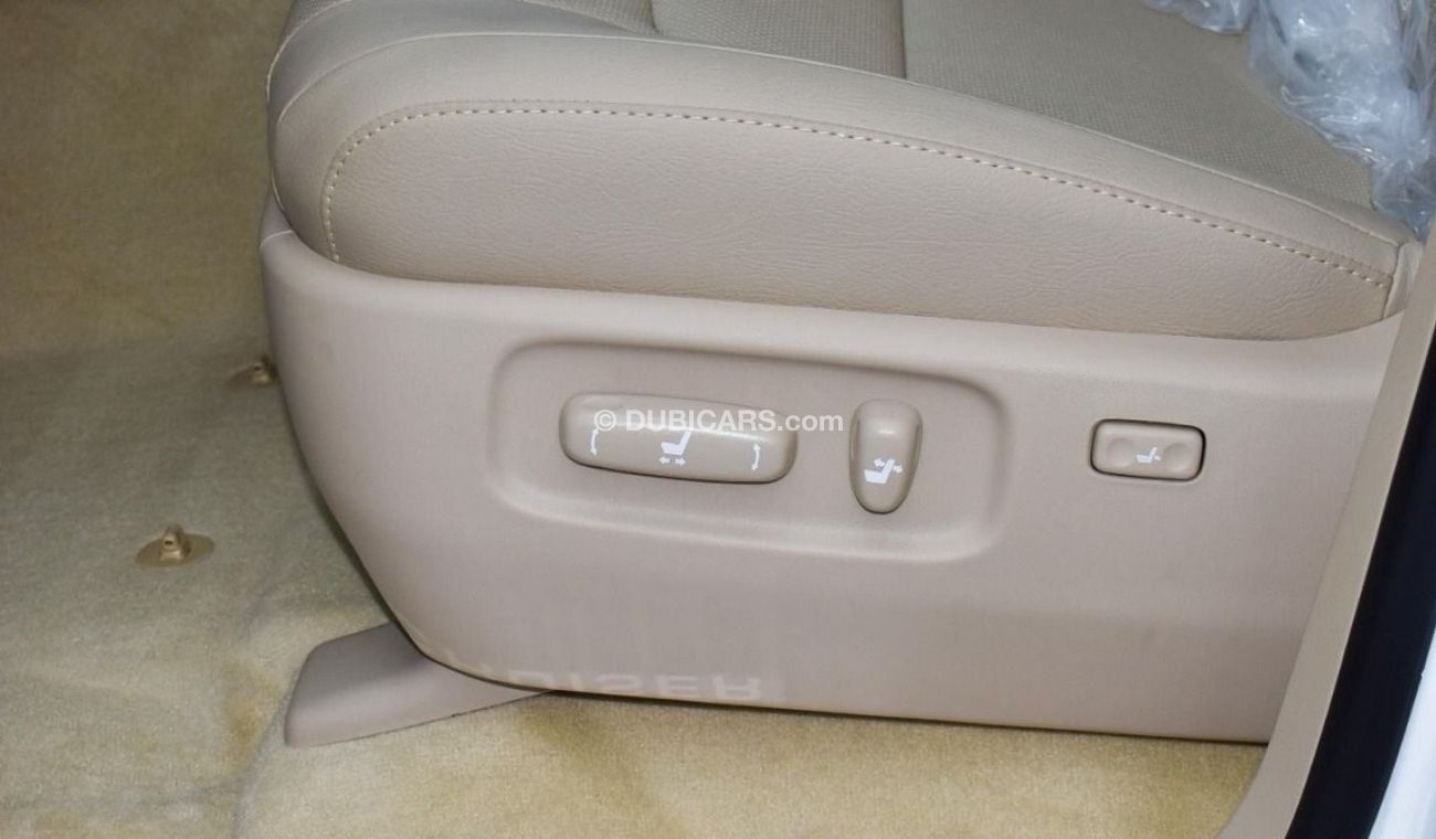 Toyota Land Cruiser TOYOTA LAND CRUISER VXR 5.7L V8 2021 GCC SPECS