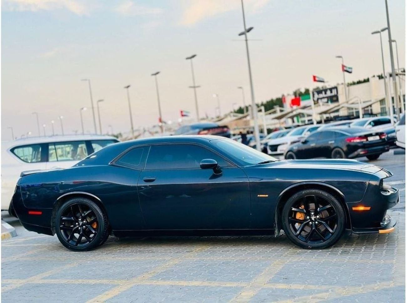 دودج تشالينجر R/T 5.7L (370 HP) | Monthly AED 1100/- | 0% DP | SRT KIt | Blindspot | Paddle Shifters | # 11864