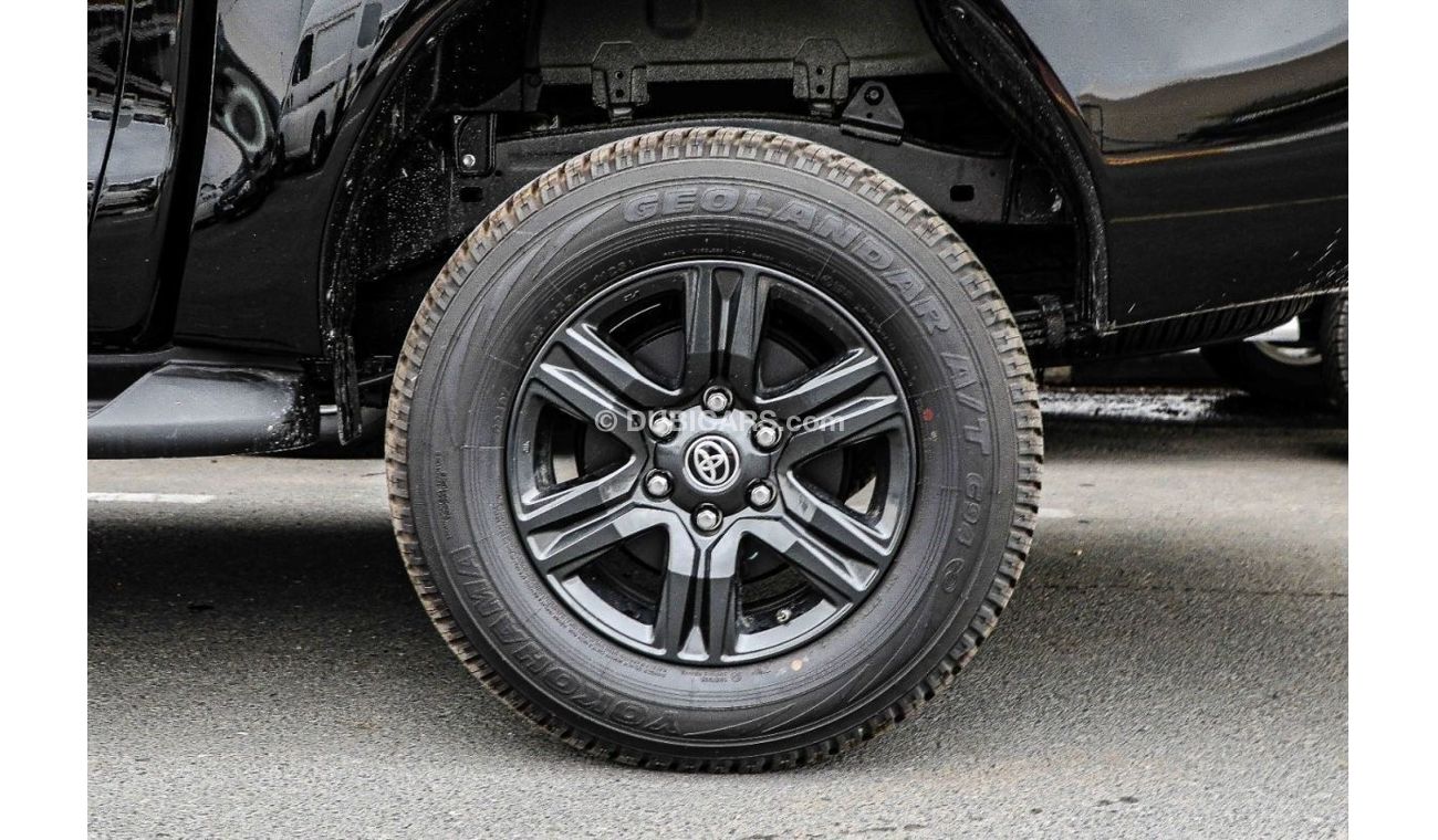 تويوتا هيلوكس Get 2023 Toyota Hilux 4x4 DC 2.8 SR5 - Black inside Maroon