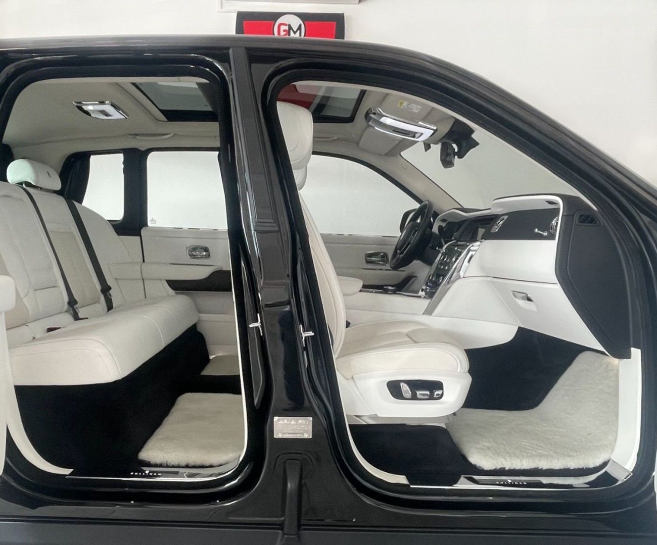 Rolls-Royce Cullinan STD 6.7L 12CYL EXCELLENT CONDITION