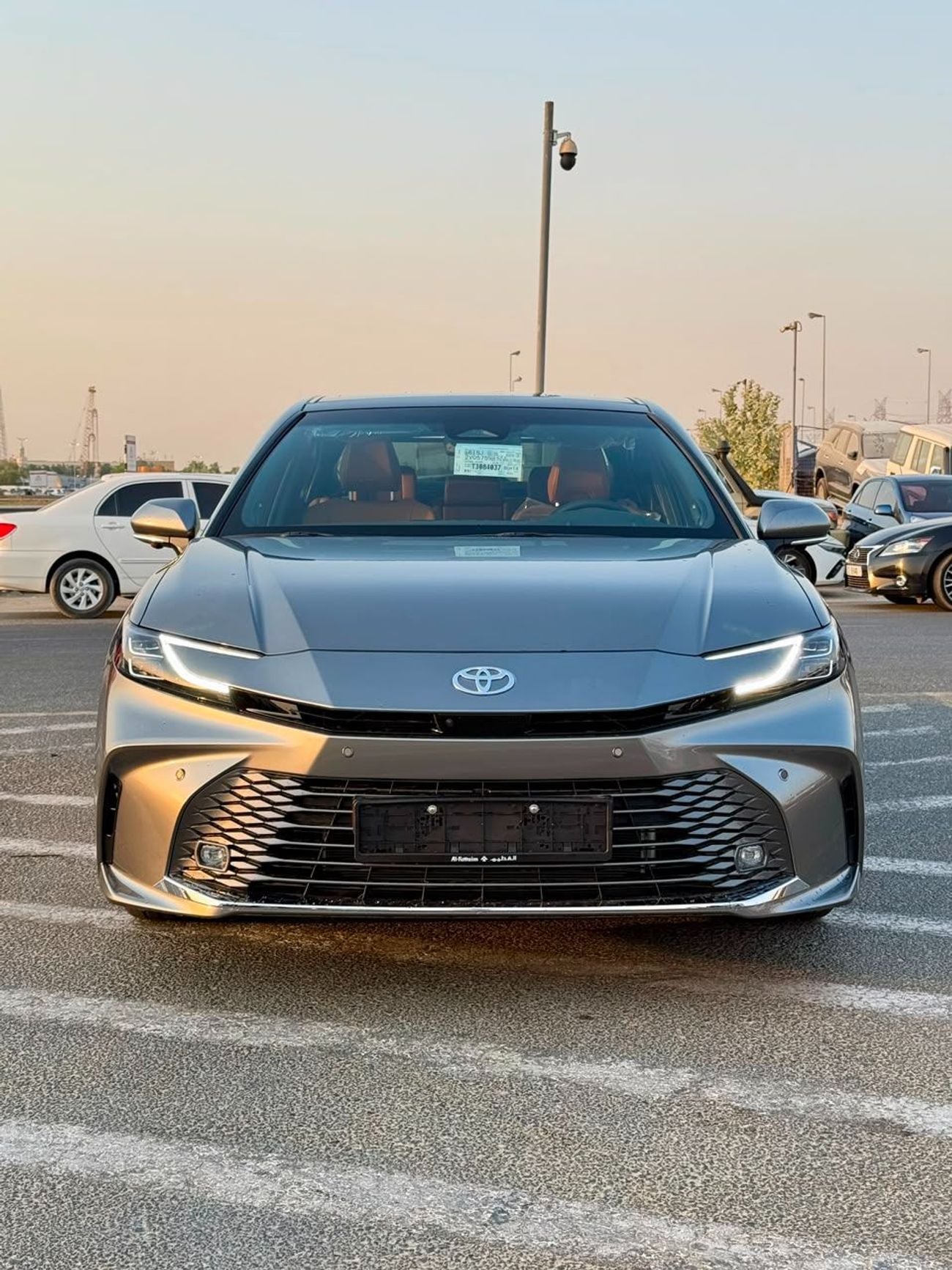 Toyota Camry Toyota Camry Limited HEV 2.5L Gray 2026 Al Futtaim Specs