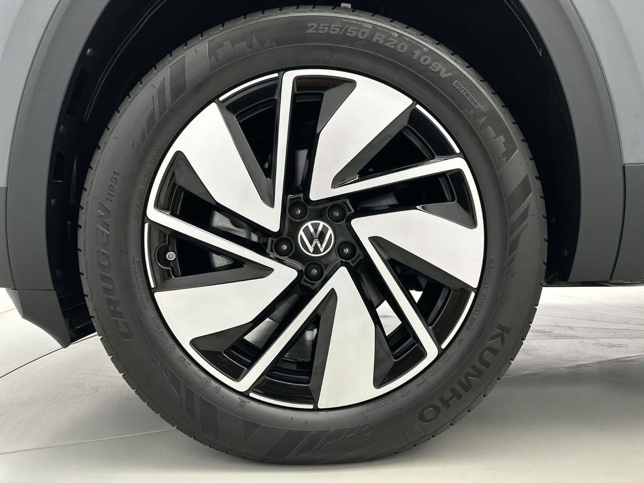 فولكس واجن تيرامونت 34,100 AED SAVINGS from New Car