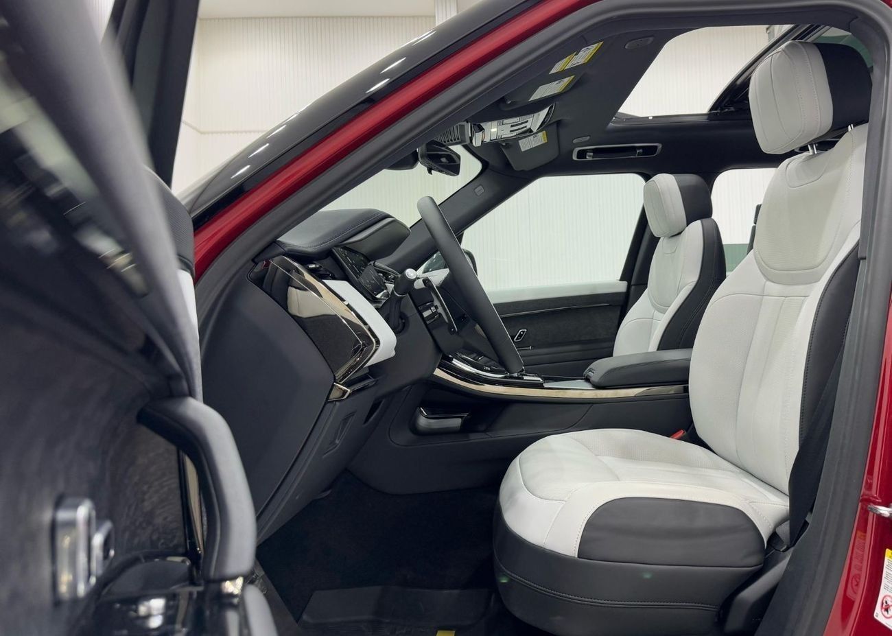 لاند روفر رينج روفر سبورت Dynamic SE P400 3.0L 2024 Range Rover Sport P400 SE Dynamic, Warranty, Very Low Kms, Excellent Condi