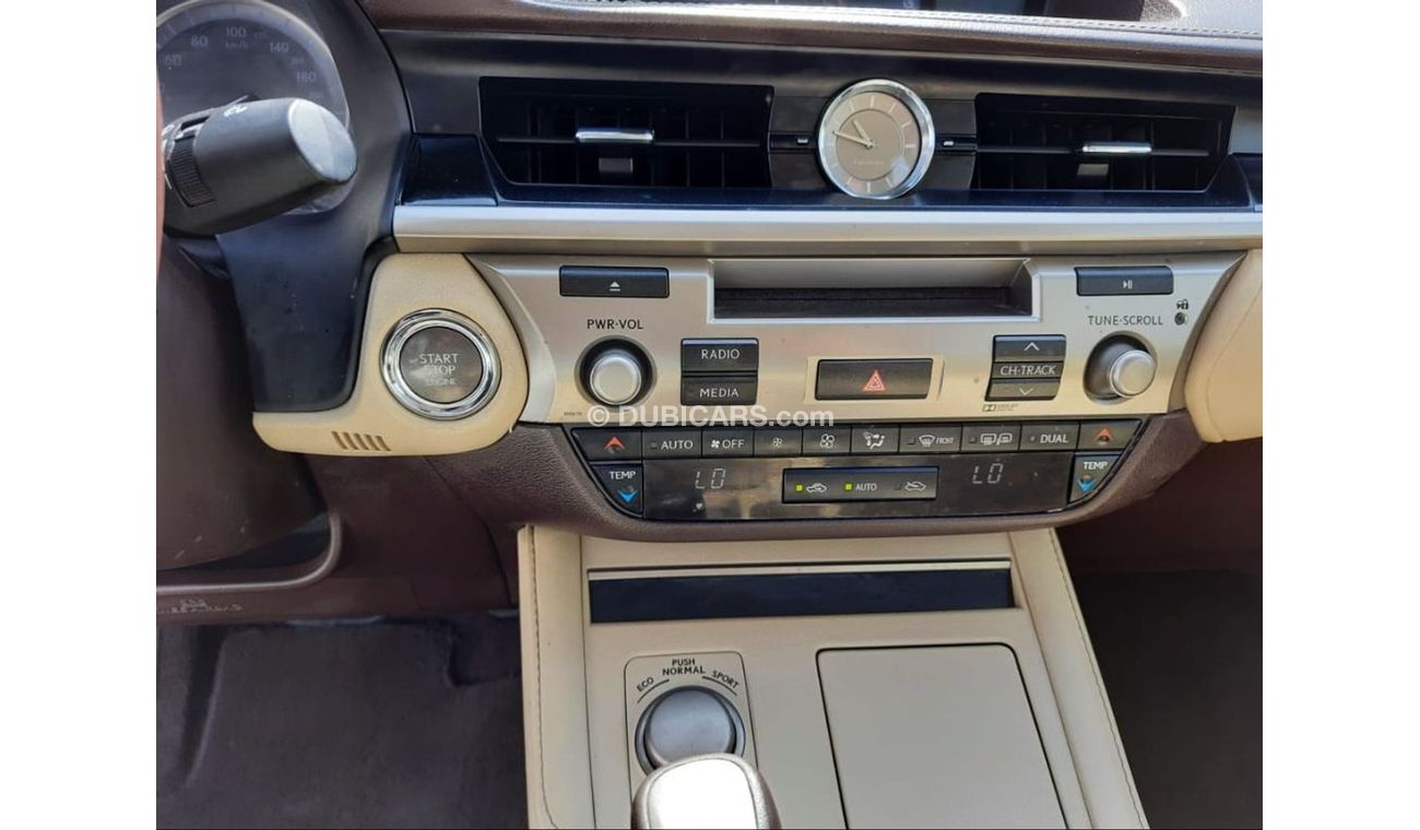 Lexus ES350 Lxsus ES 350 2017 full options  clean car