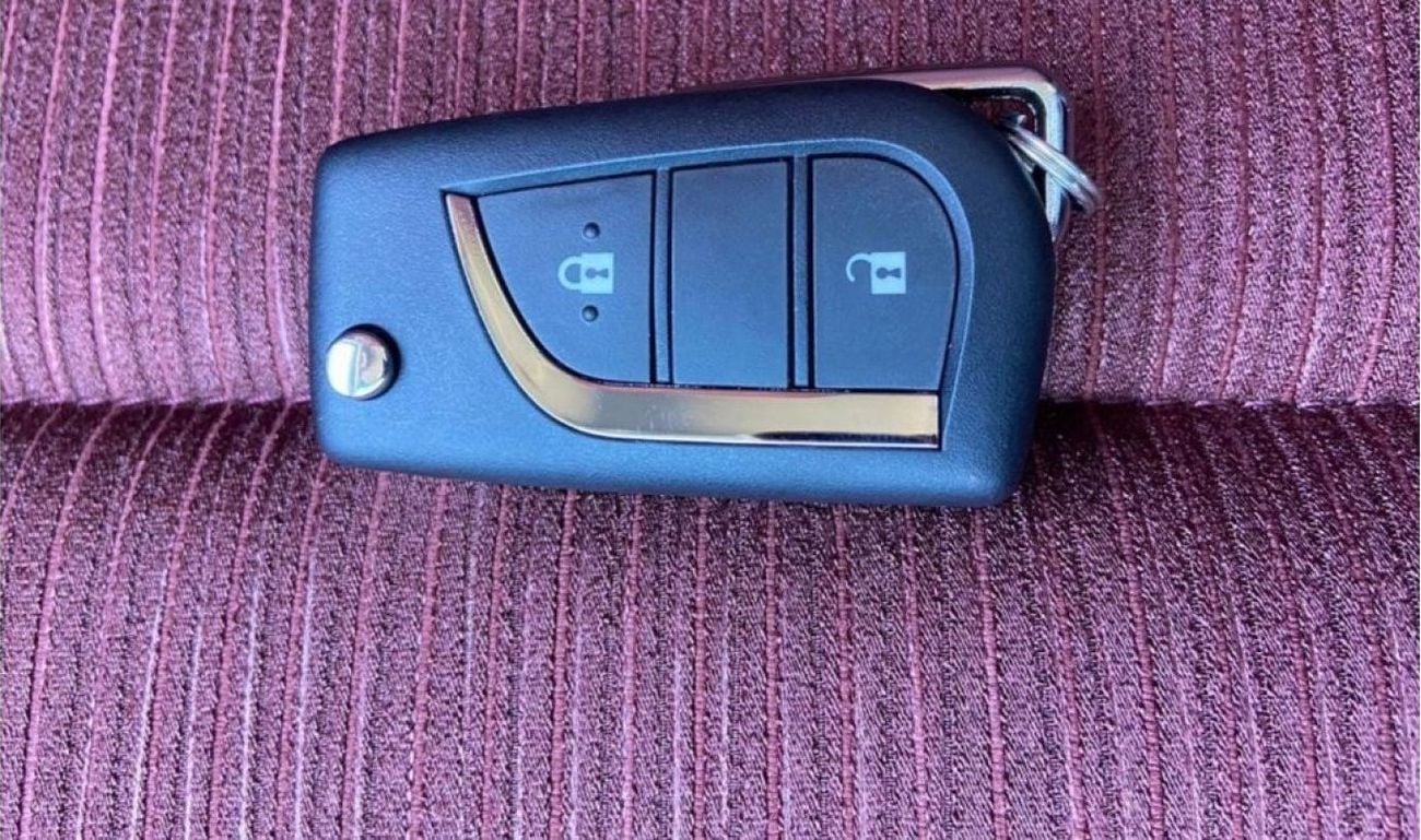 تويوتا هيلوكس 2023 Toyota Hilux 2700cc Full Option Automatic With Rear Camera Zero KM