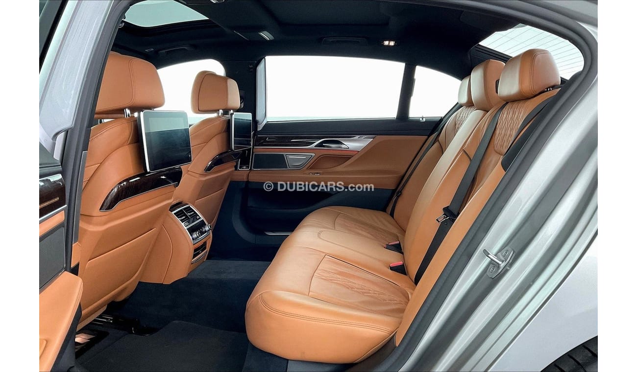 بي أم دبليو 730Li M Sport | سنة ضمان مجانية | نسبة التمويل 1.99% | خالية من أضرار الفيضانات