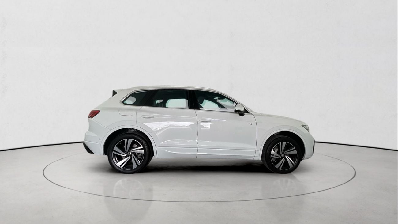 Volkswagen Touareg R-Line 3.0L 4WD R-Line | Guaranteed Warranty | 0 Down Payment