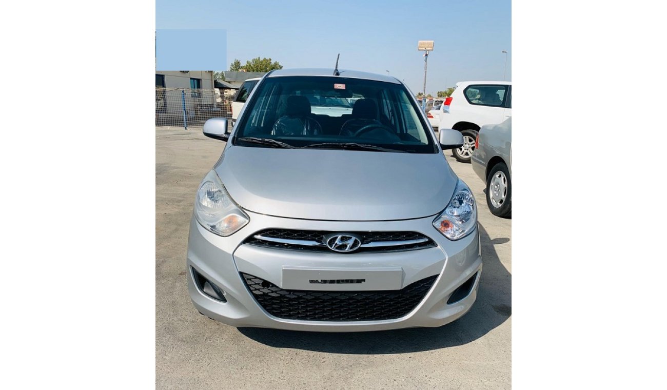 Hyundai i10 2015 SILVER