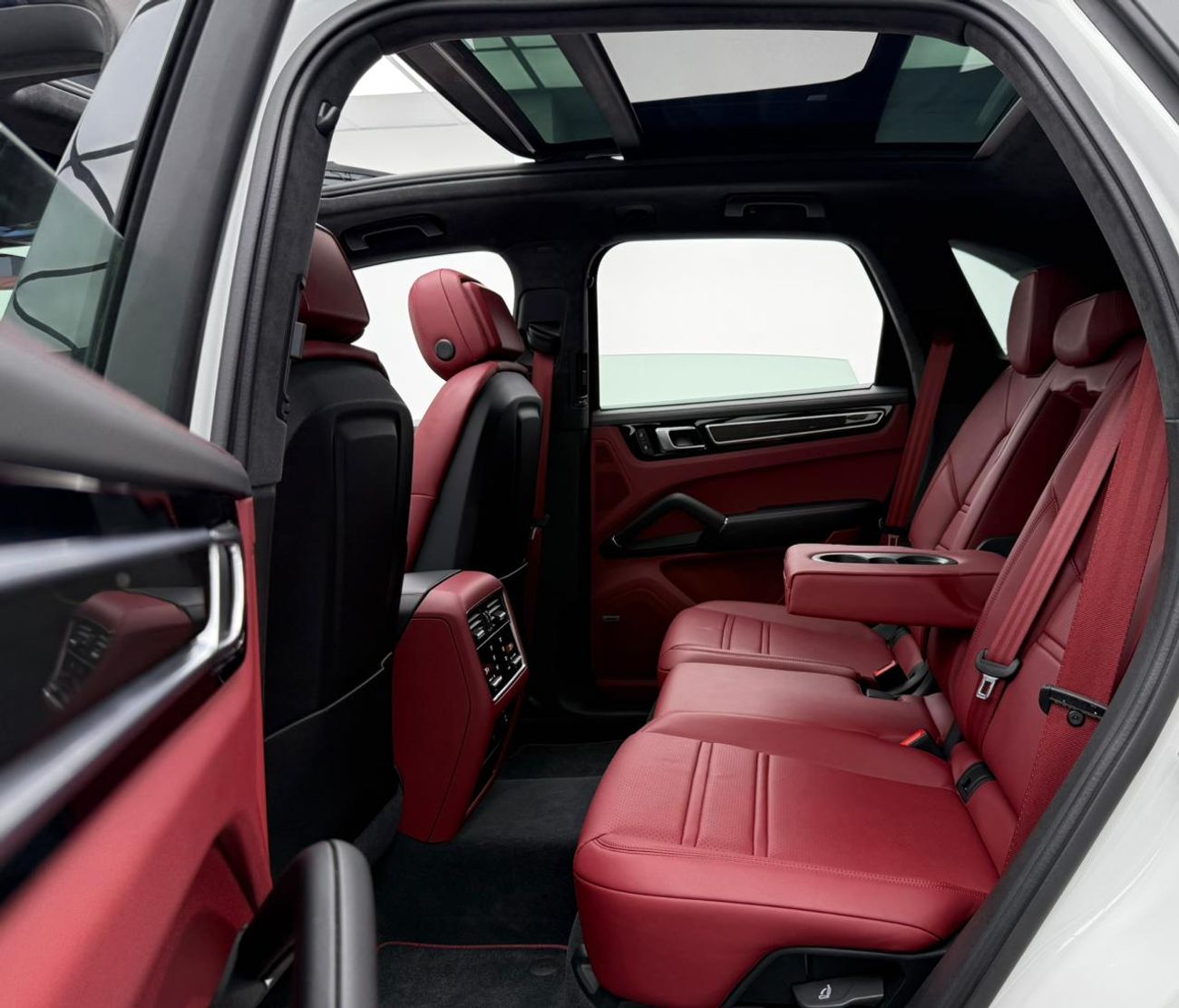 بورش كايان GTS 2022 Porsche Cayenne GTS, 2027 Porsche Warranty, Full Porsche Service History, Low Km, GCC