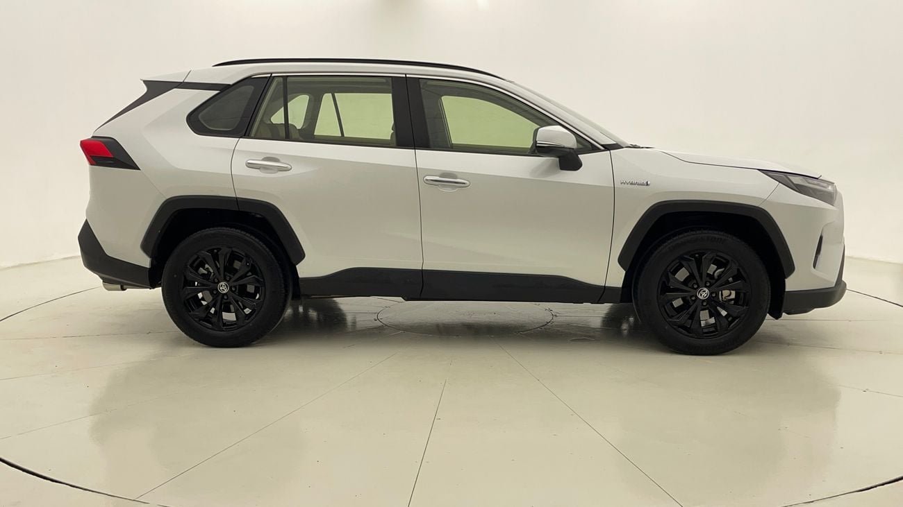 تويوتا راف ٤ VXR HEV 2.5 | بدون دفعة مقدمة | اختبار القيادة في المنزل