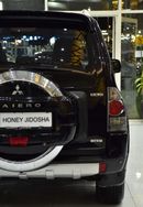 ميتسوبيشي باجيرو EXCELLENT DEAL for our Mitsubishi Pajero 3.8L GLS ( 2009 Model ) in Black Color GCC Specs