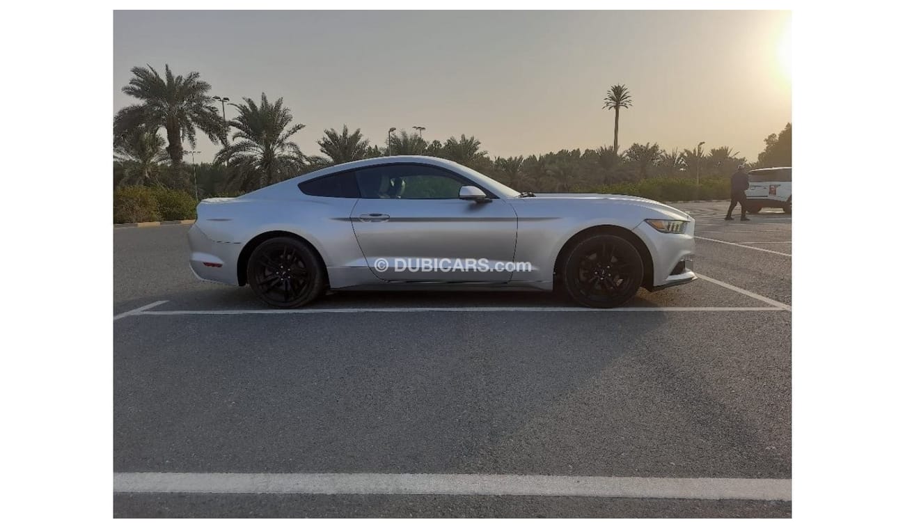 Ford Mustang GT Ford Mustang mobile 2016 Excellent Conditio  (USA - SPEC)  VERY GOOD CONDITION