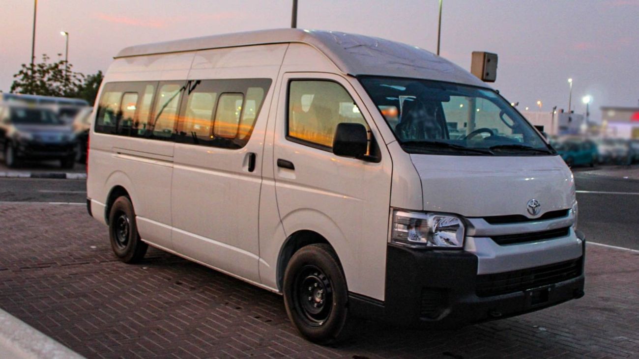 Toyota Hiace 2.5L DLX Wide AC VAN MT