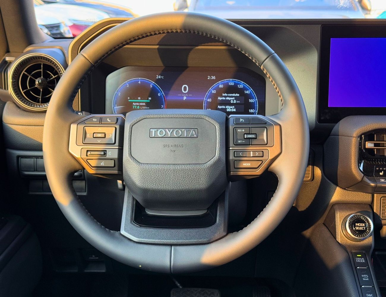 تويوتا برادو FIRST EDITION /  2.4L V4 PETROL / PWR WITH LEATHER SEATS / 360* WITH RADAR (CODE # 69022)