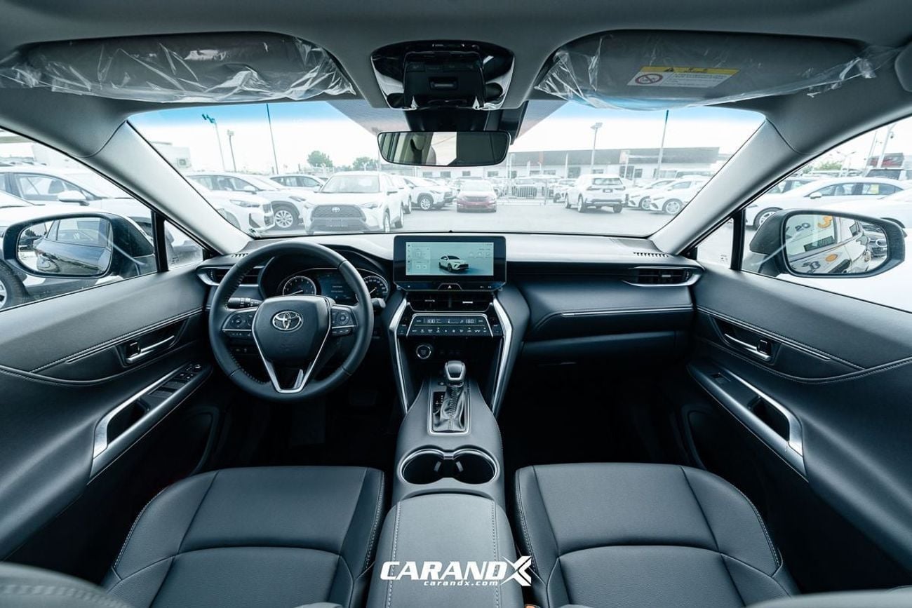 تويوتا فينزا 2.0L CVT 2WD Luxury Petrol 2025