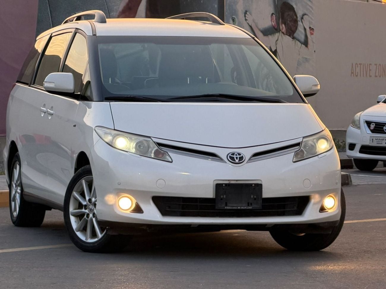 Toyota Previa No.1, 7 seats,Gcc