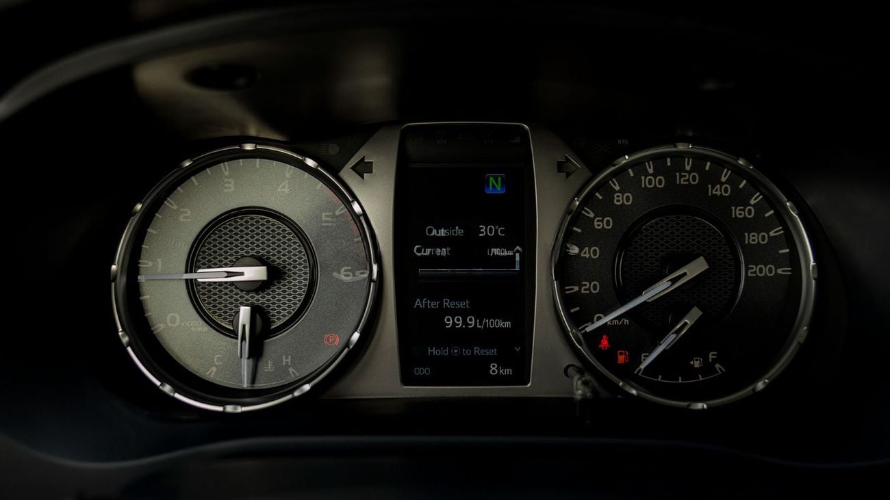 تويوتا هيلوكس 2025 Toyota Hilux 2.4 Double Cab Diesel AT 4x4