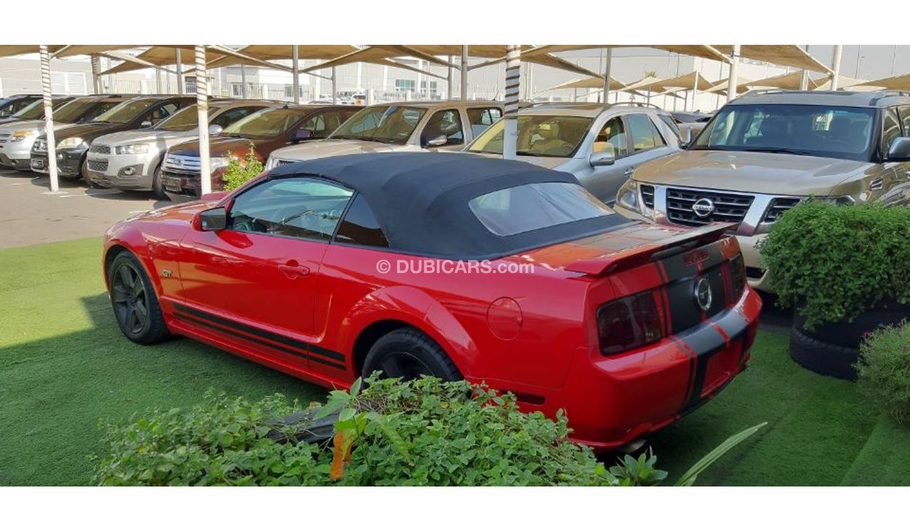 Ford Mustang Gulf 2006 in 8-cylinder condition, in very excellent condition, number one, leather, buying a rear w