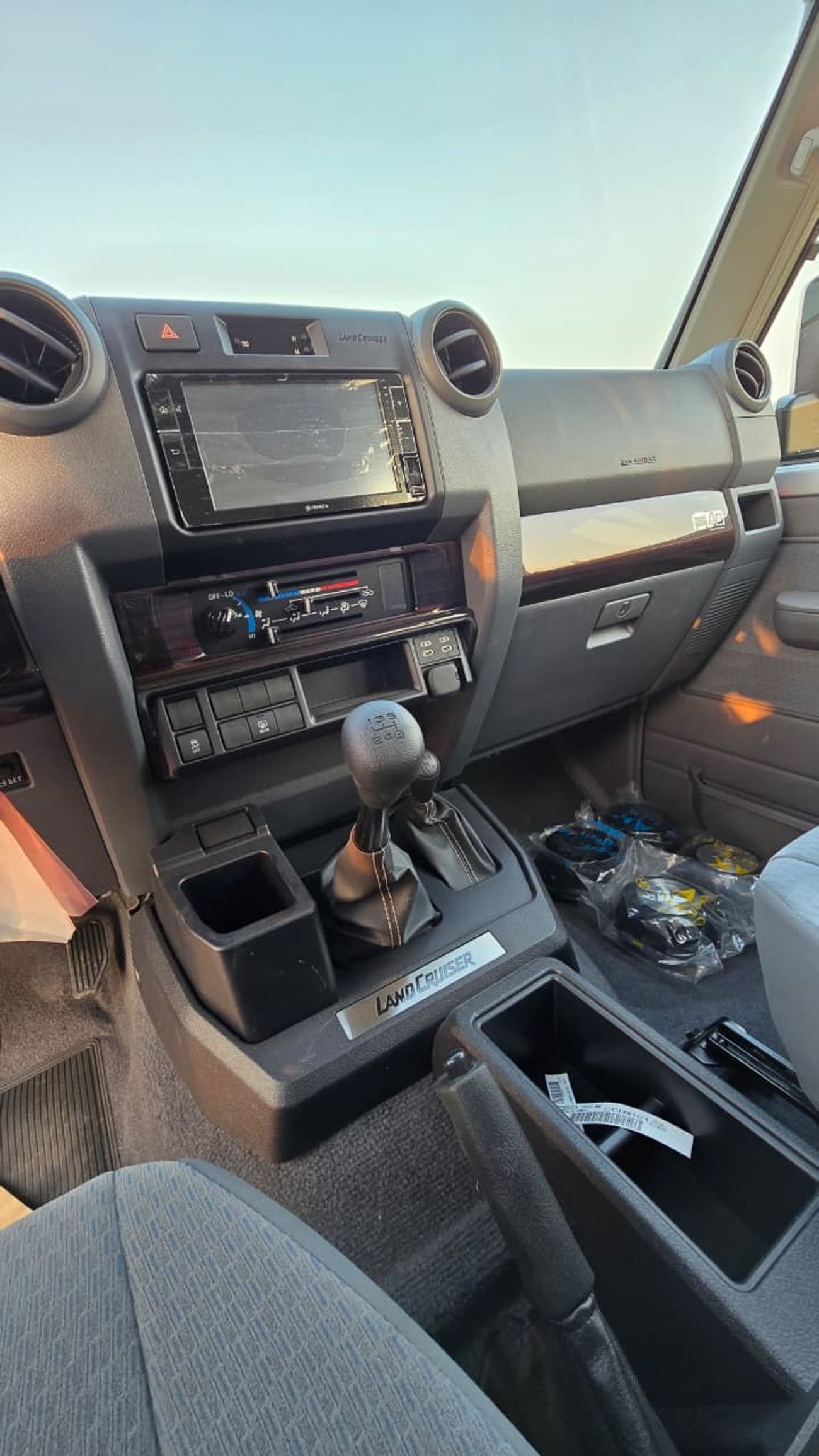 تويوتا لاند كروزر بيك آب TOYOTA LAND CRUISER (70 SERIES) (GDJ76) 2.8L SUV 4WD 5Doors