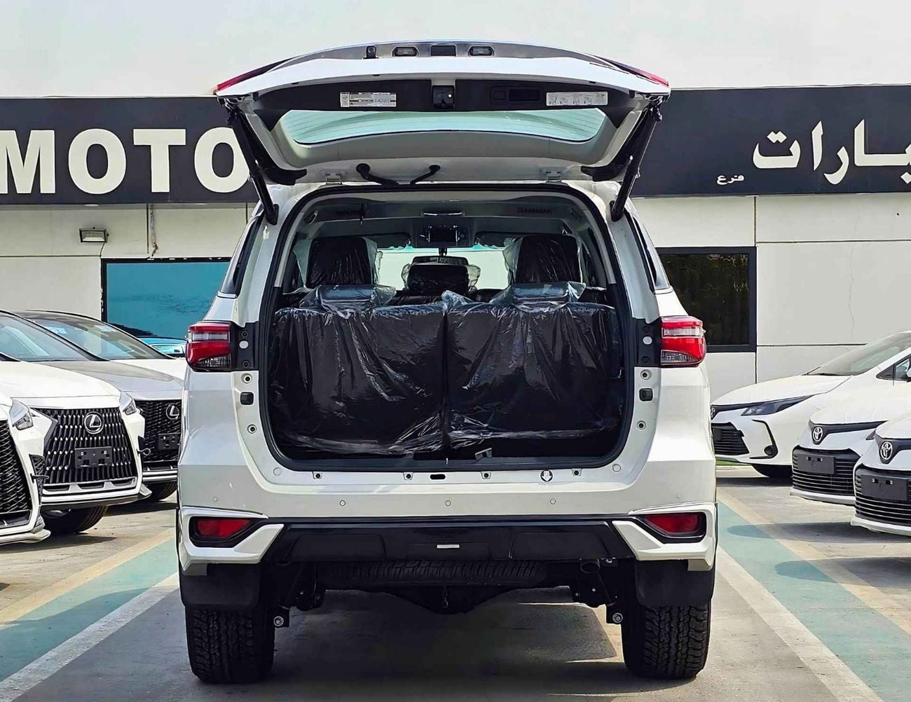 تويوتا فورتونر SR5 ADVENTURE / 4.0L V6 PETROL / FRONT PWR SEATS / PUSH START / DIFF LOCK AUTO A/C (CODE # F6HA)