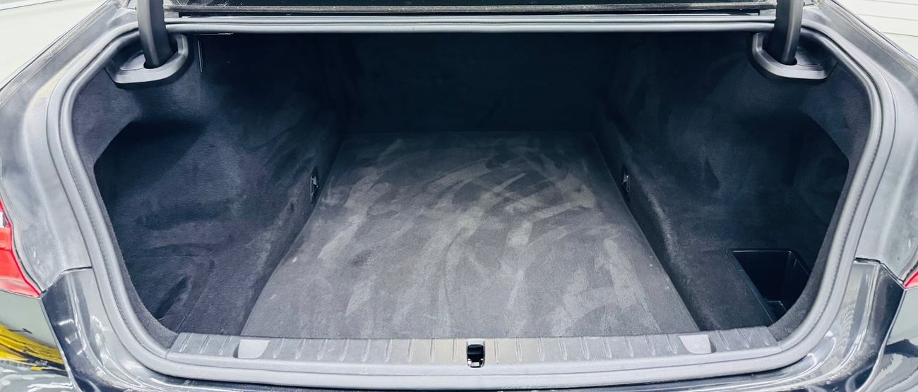 بي أم دبليو 730Li Exclusive 2.0L