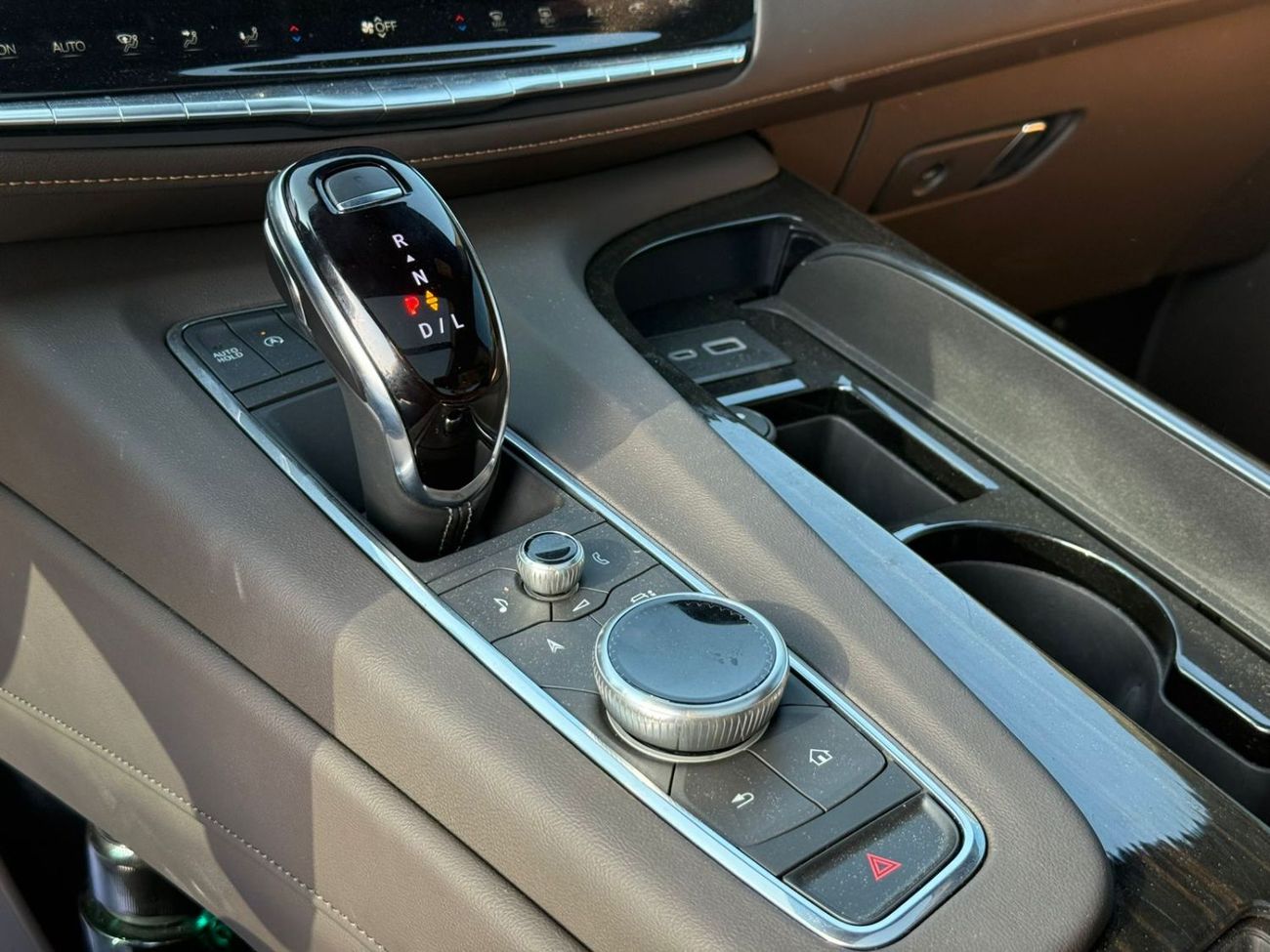 كاديلاك إسكالاد Premium Luxury Platinum 6.2L 4WD