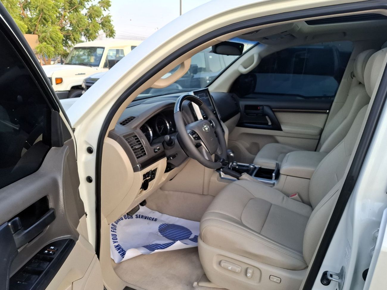 Toyota Land Cruiser GXR 4.0L (271 HP) 4WD Toyota Landcruiser GXR 4.0L 2019 White Petrol Original (Export Only)