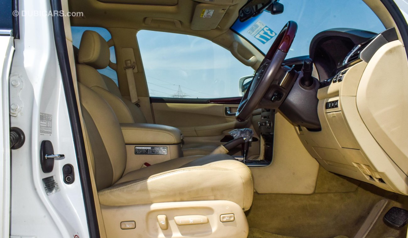 Lexus LX570 With 2019 Model Facelift